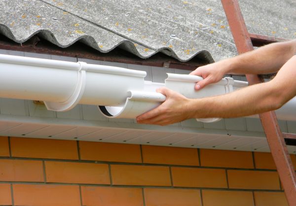 Cost of Gutter Hanging in Cedar City